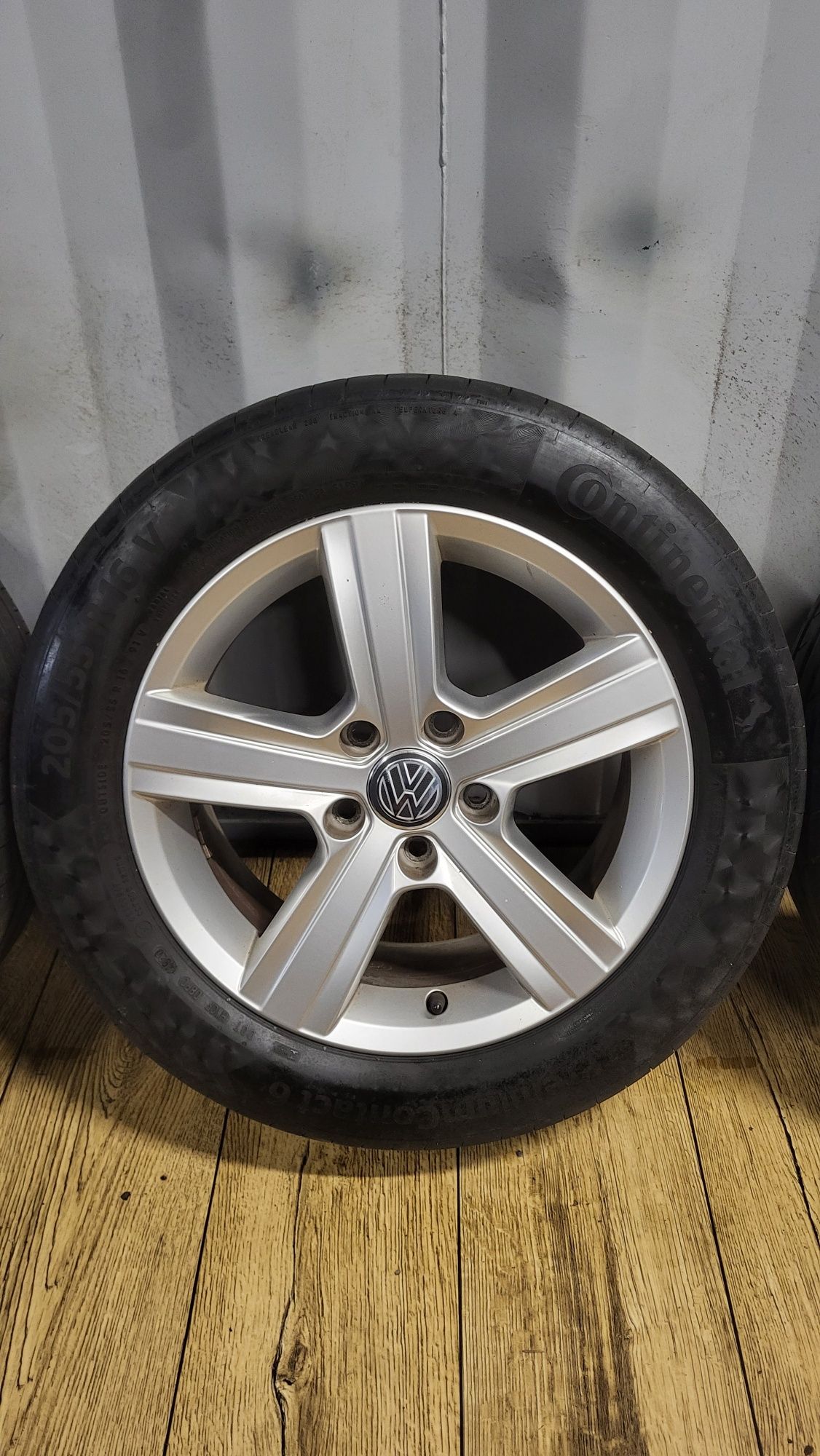 Alufelgi Vw 16" 5x112 z oponami 205/55 R16 Golf 7 8 Caddy Touran