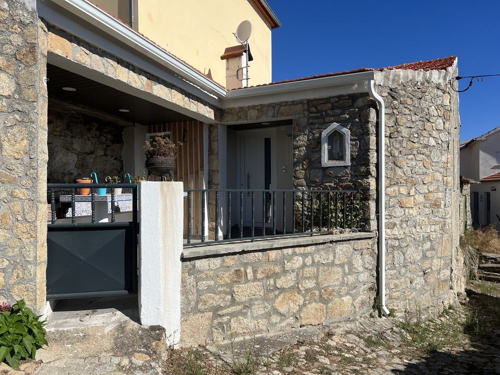 Casa restaurada t2 Penedono