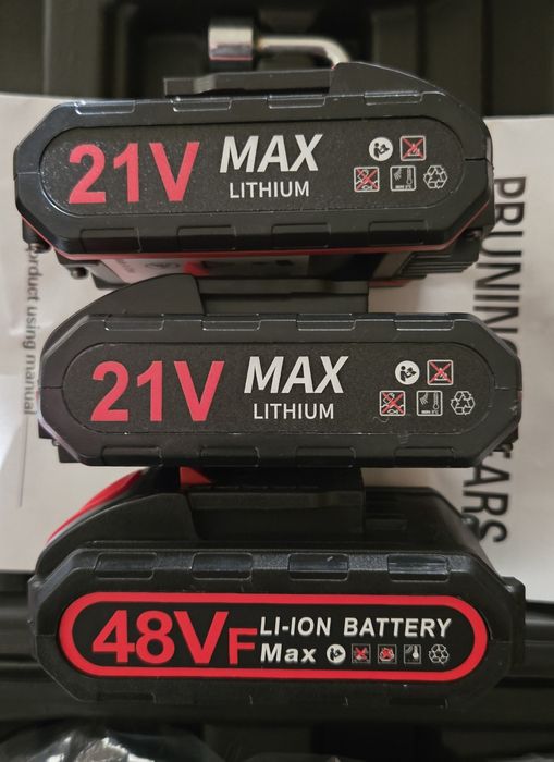 Tesoura de Poda Eléctrica Nova com 3x Baterias, 2 x de 21V e 1 x 48V.