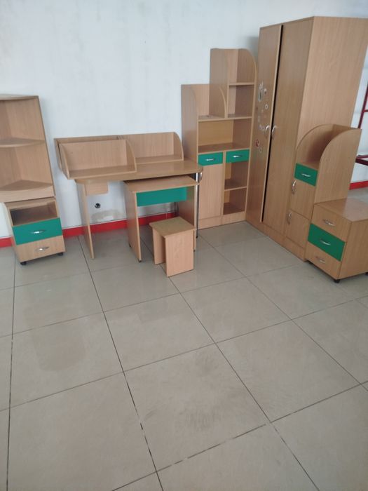 Продам детскую для учебы