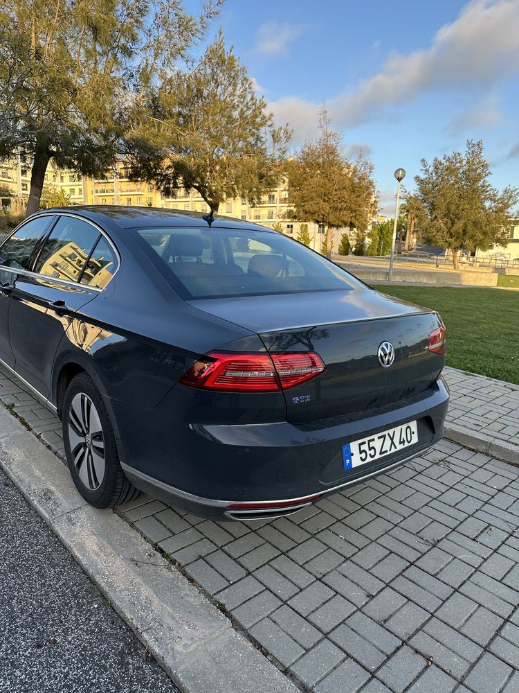 VW Passat Sedan GTE