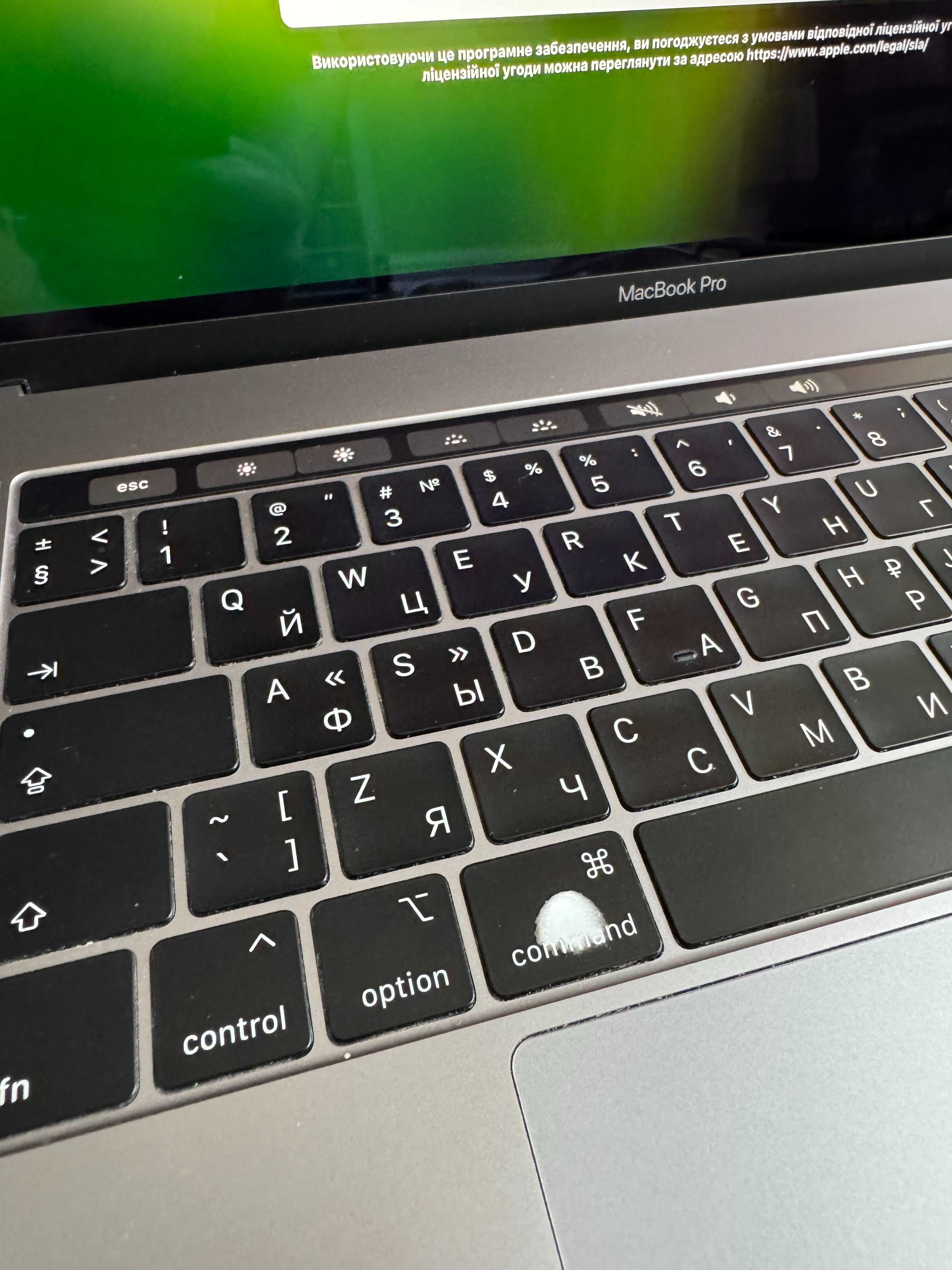 MacBook Pro 15” 2018 i7/16GB/256GB (Touch Bar)
