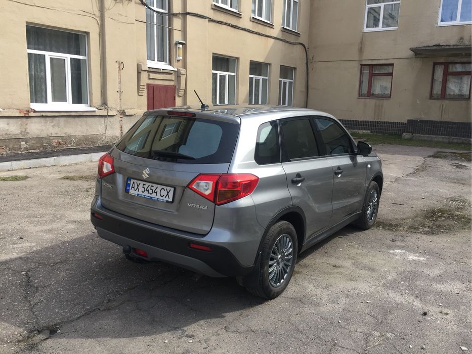 Suzuki Vitara 2017год. объем двигателя 16 газ/бензин