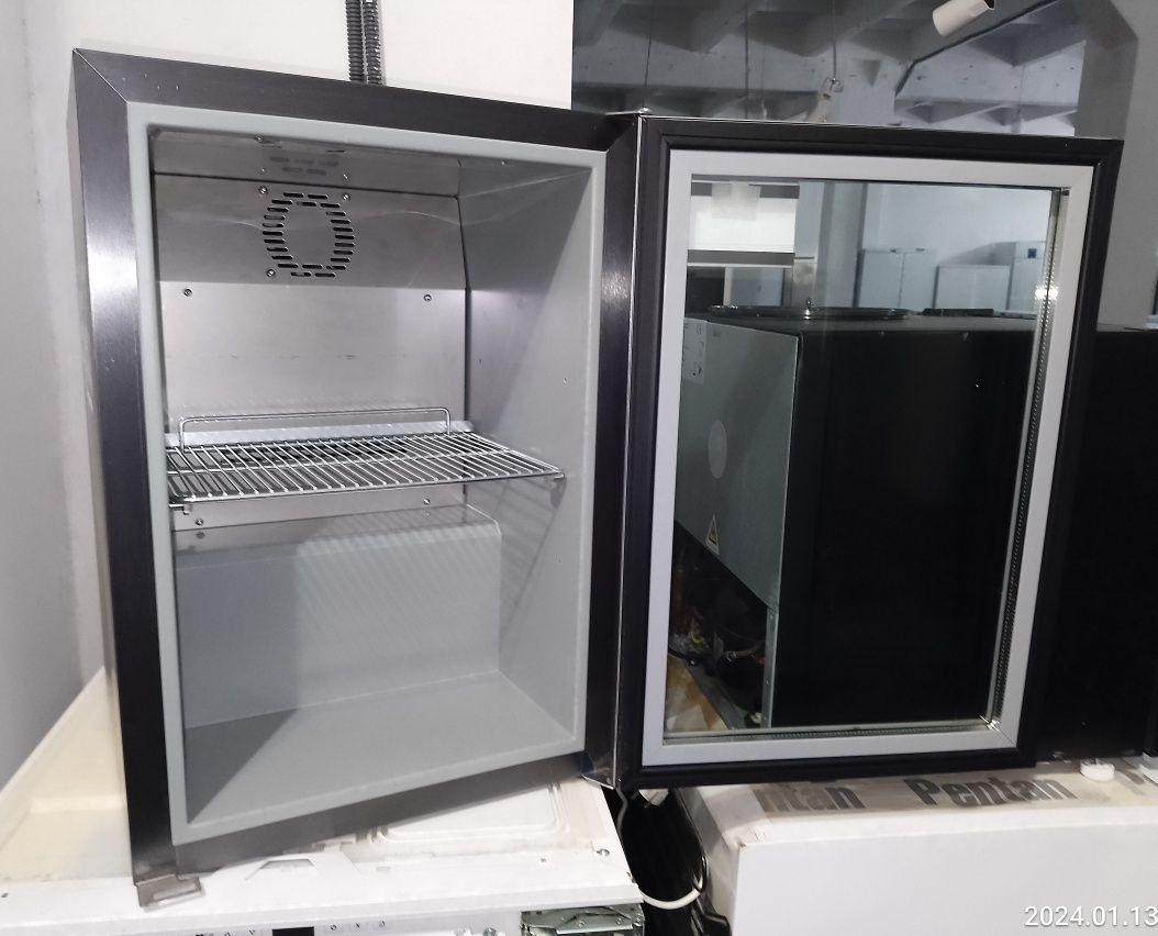 Холодильная витрина Liebherr FKv 502 барная  42л высота 61,2 Рез