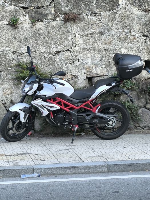 Benelli Bn 125. 4800klm