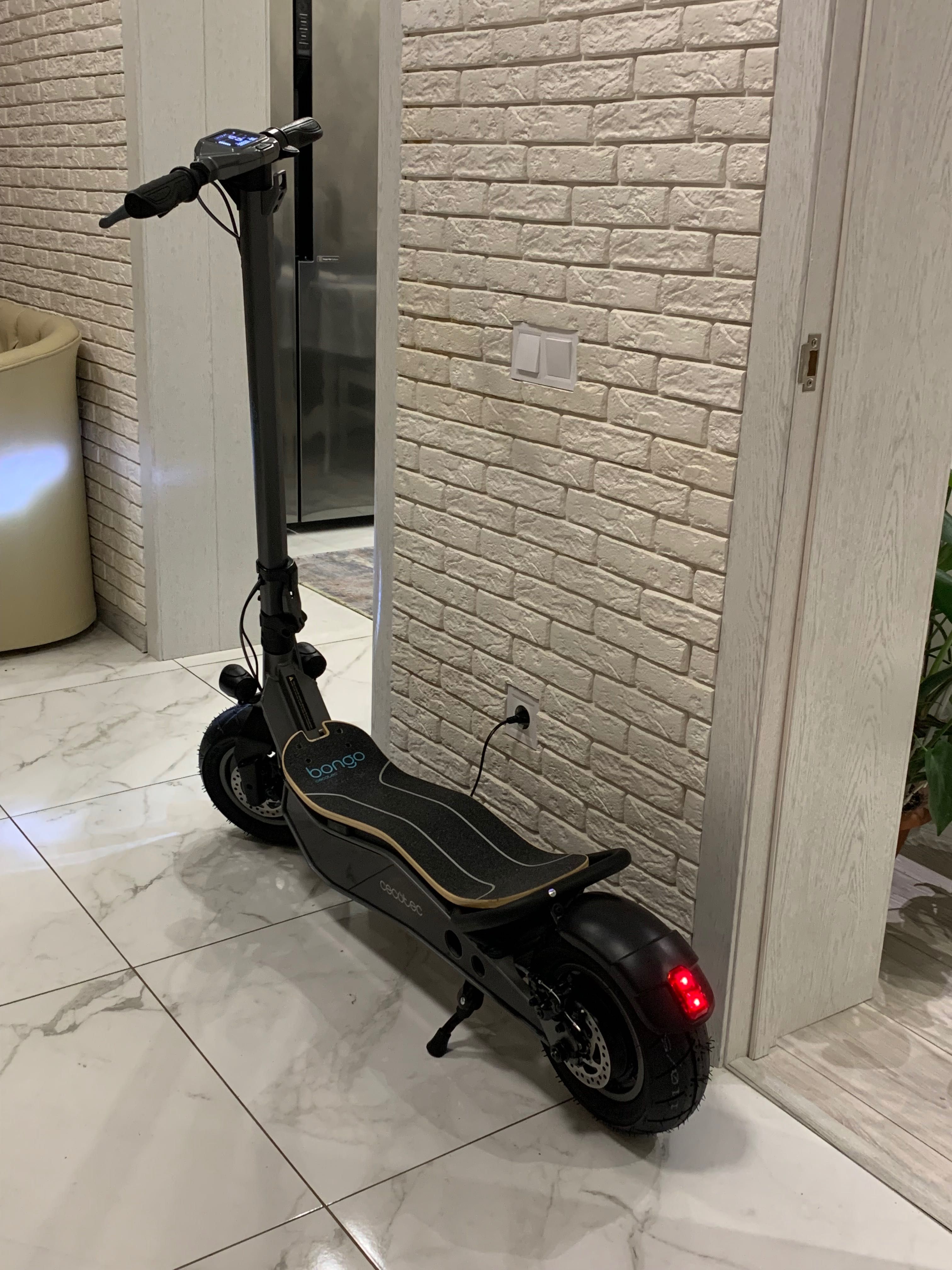 Електросамокат Cecotec Bongo Z