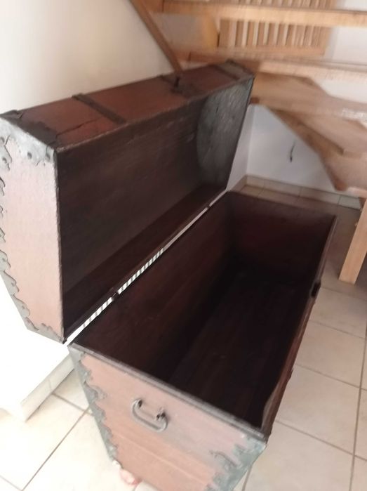 skrzynia zabytkowa na odzież z 1833 roku