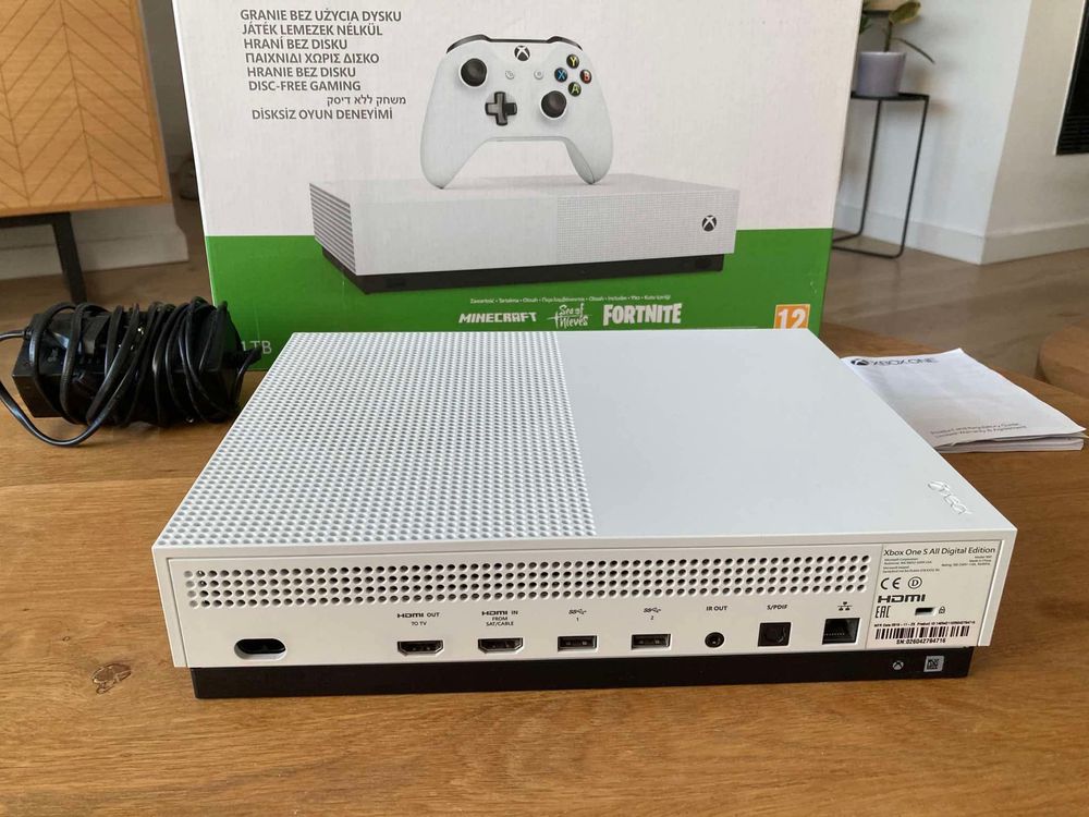 Konsola XBOX ONE S 1TB + dodatki