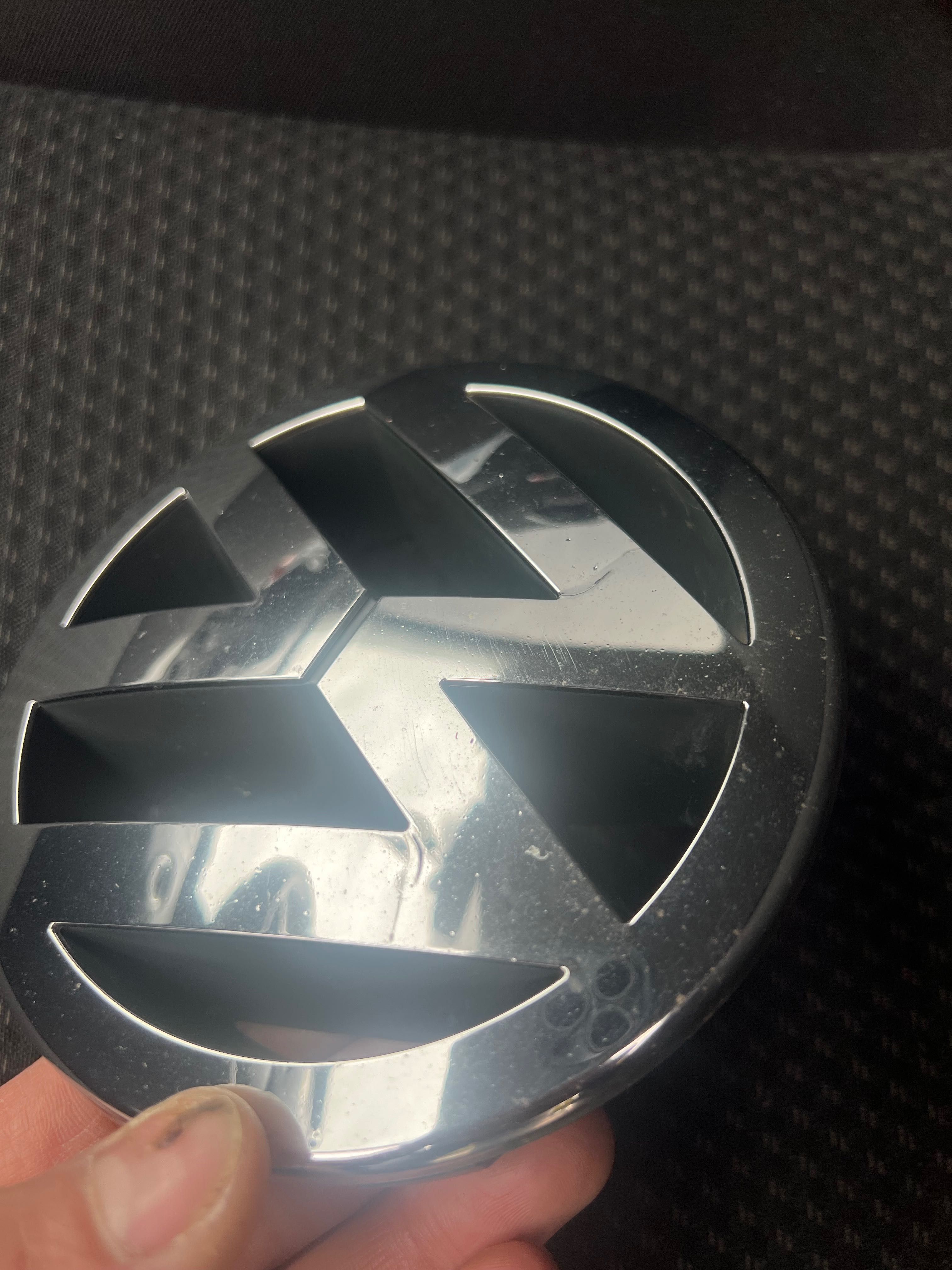Емблема “VW” 130 mm Passat В6 05-11 Tuareg 07-10 5MO853601 3CO853601