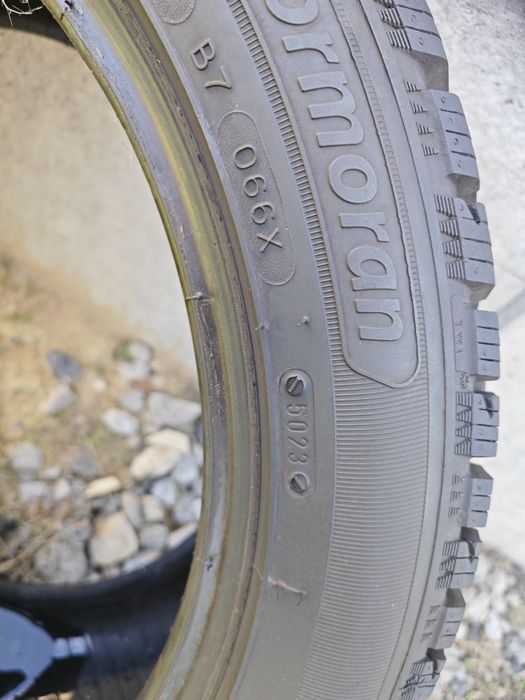 Opony zimowe 245/45/18"