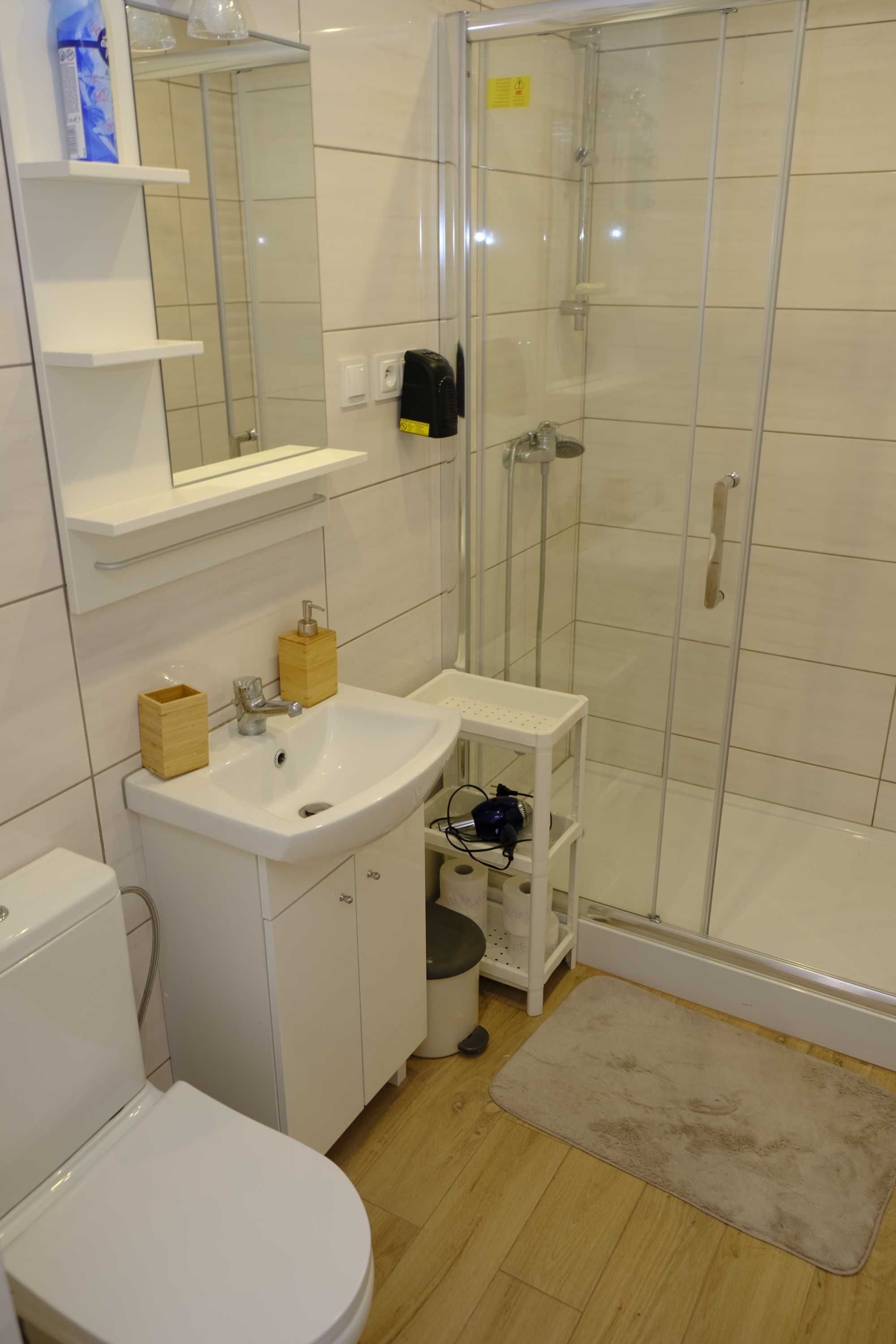 Dwupokojowy apartament  do wynajęcia przy deptaku  Zdrój