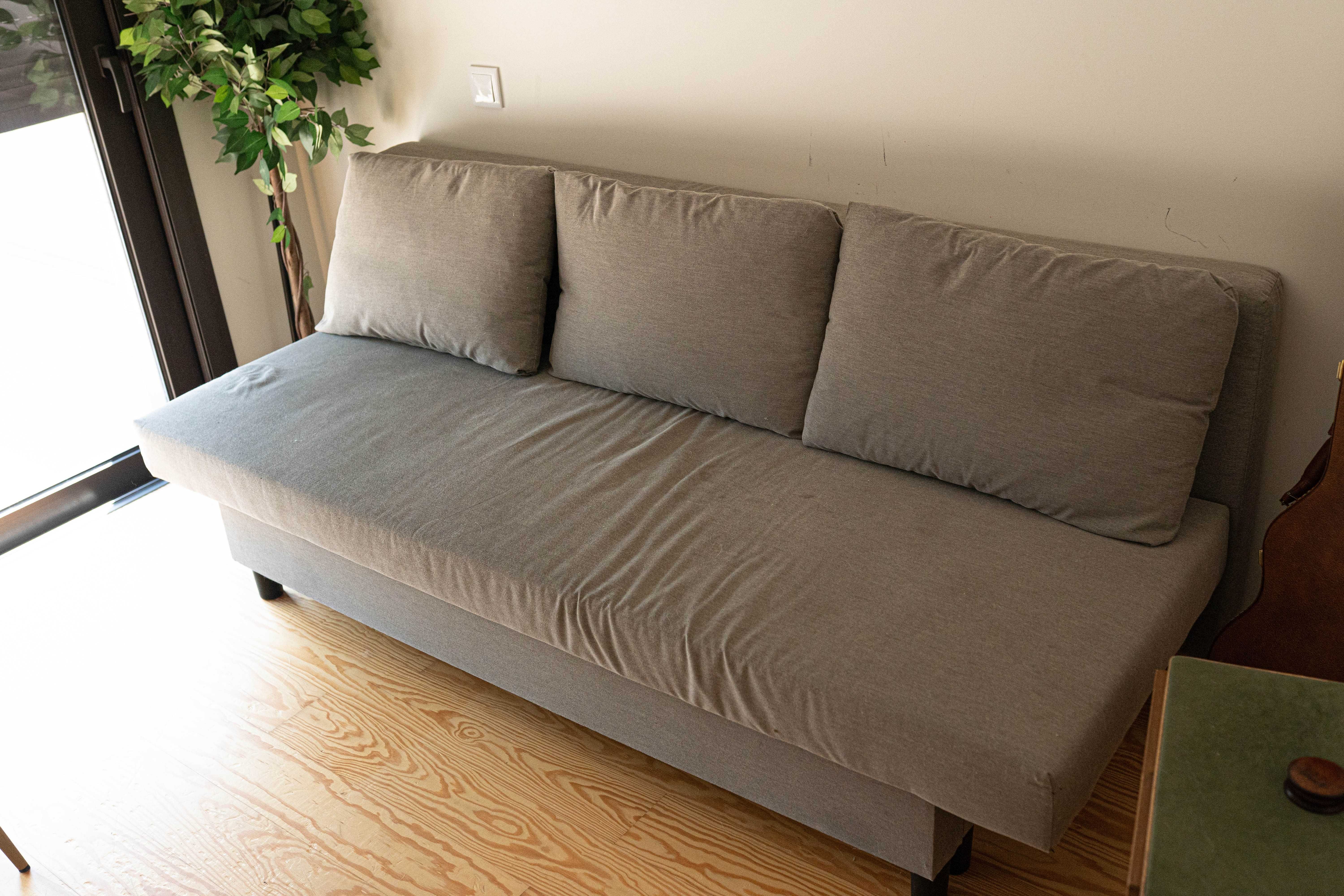 Vendo TUDO - Colchão + Sommier + Sofás + Cadeiras + Mesa de Jantar
