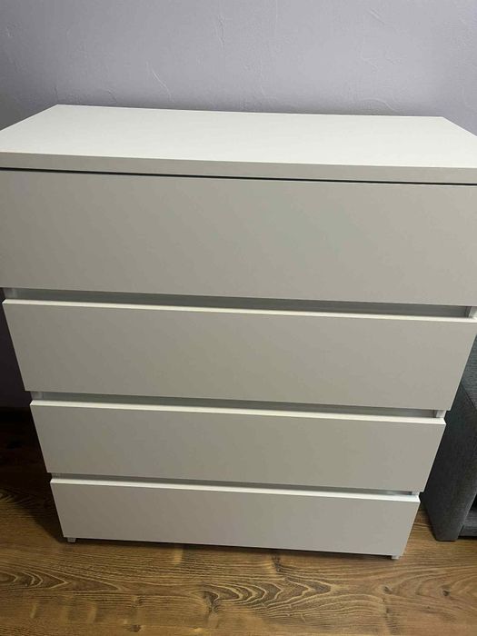 Komoda biała cztery szuflady