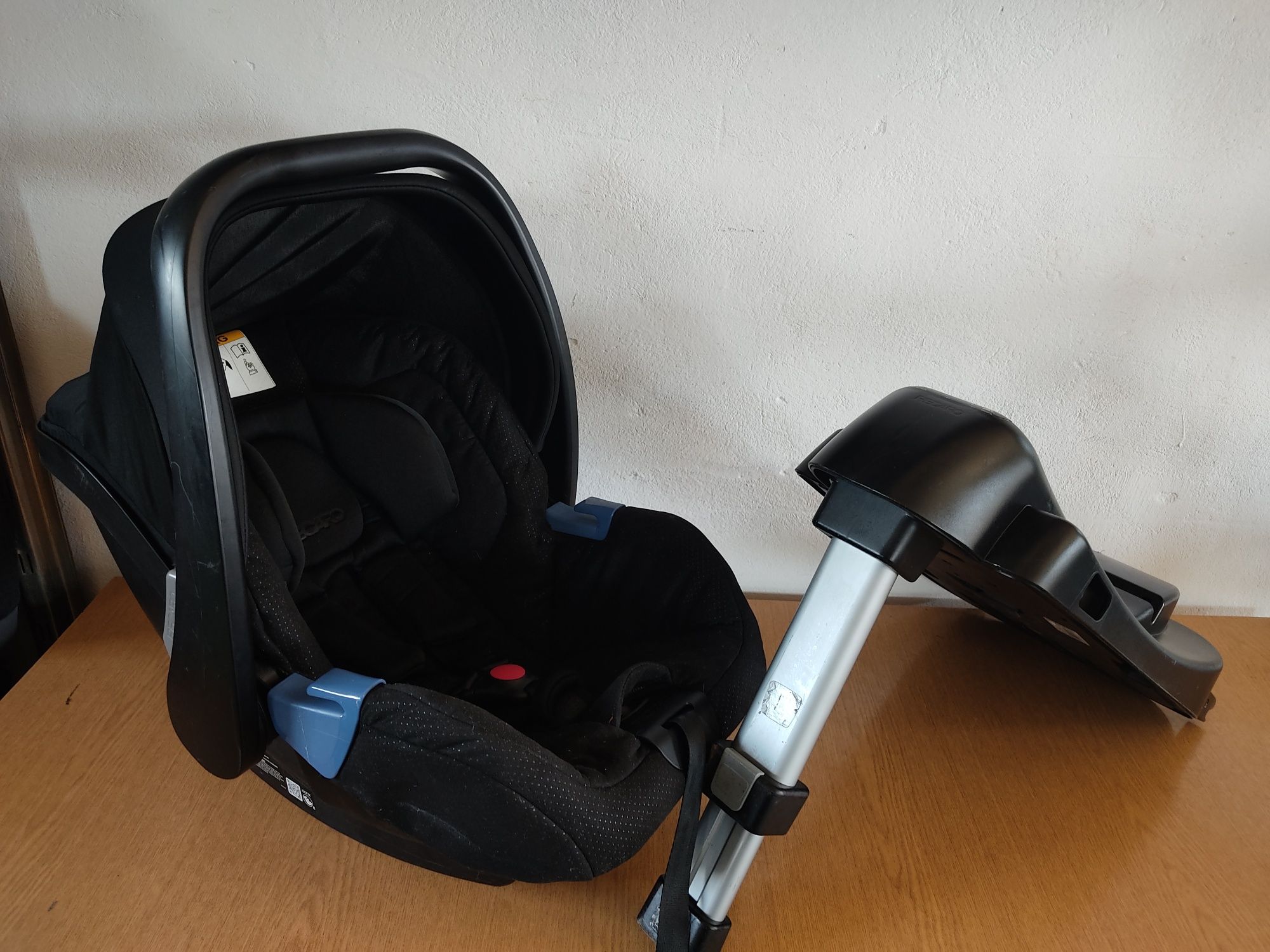 Fotelik nosidełko samochodowe Recaro Privia + baza Isofix 0-13