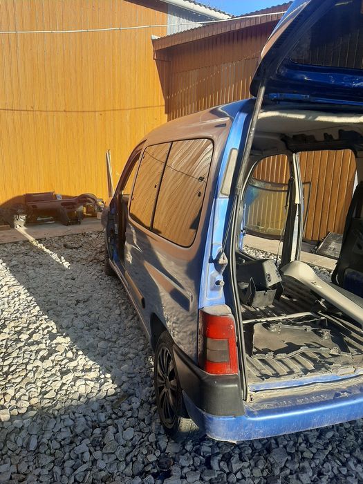 Деталі кузова фіат добло скудо пежо партнер експер рено кенго