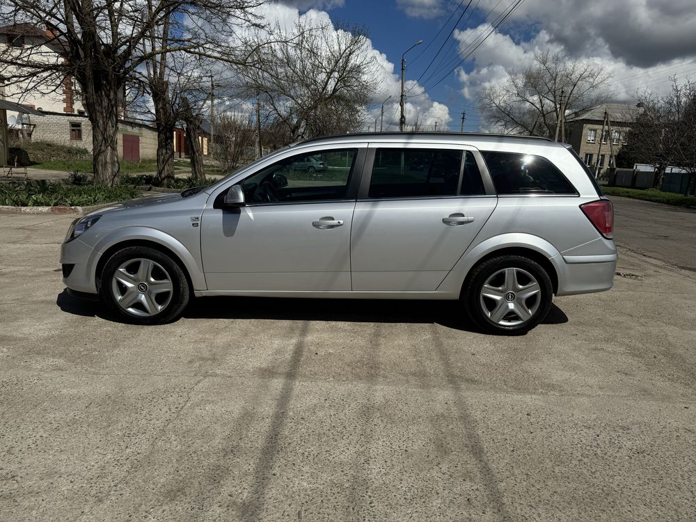 Opel Astra H 2010г. 1.7дизель Макс. Компл.