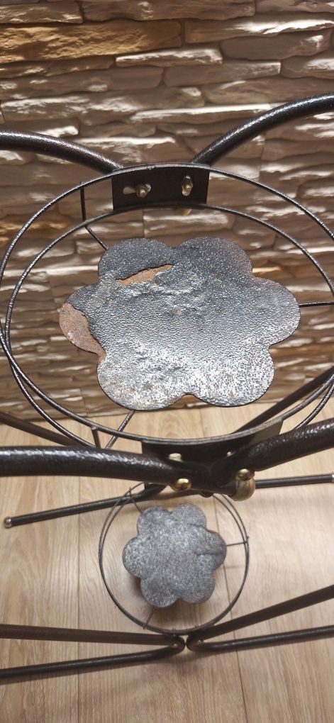 Kwietnik, stojak na kwiaty w kształcie serca