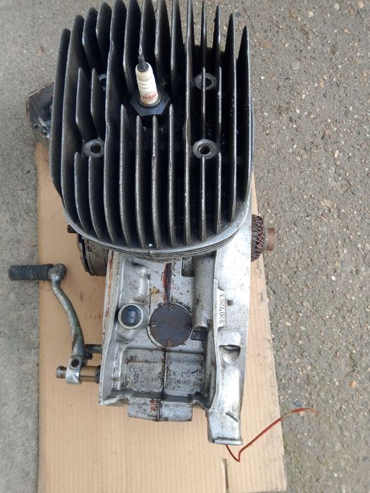 Silnik Jawa 250. Na części.