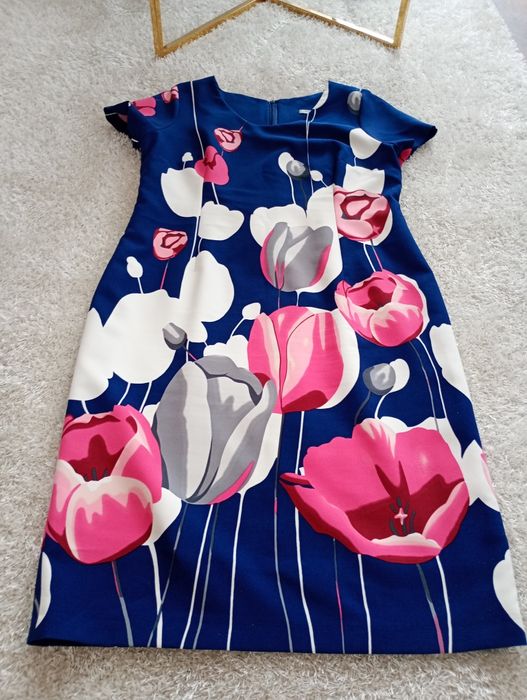 Sukienka w kwiaty plus size