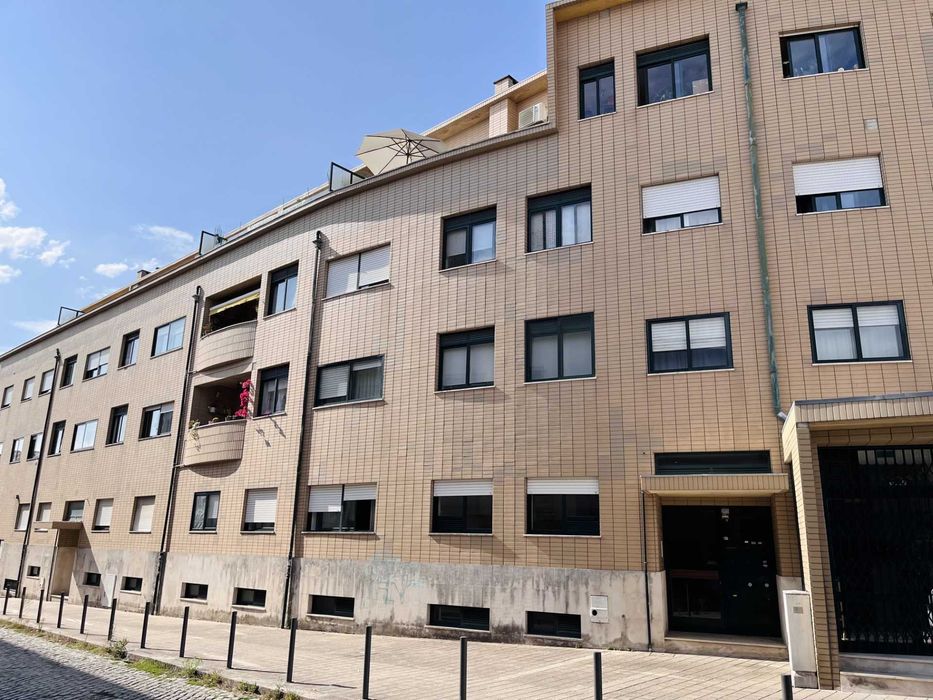 T2 com garagem junto à Quinta do Covêlo