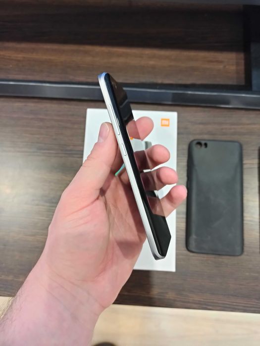 Xiaomi mi 5 пам'яті 3/32 NFC