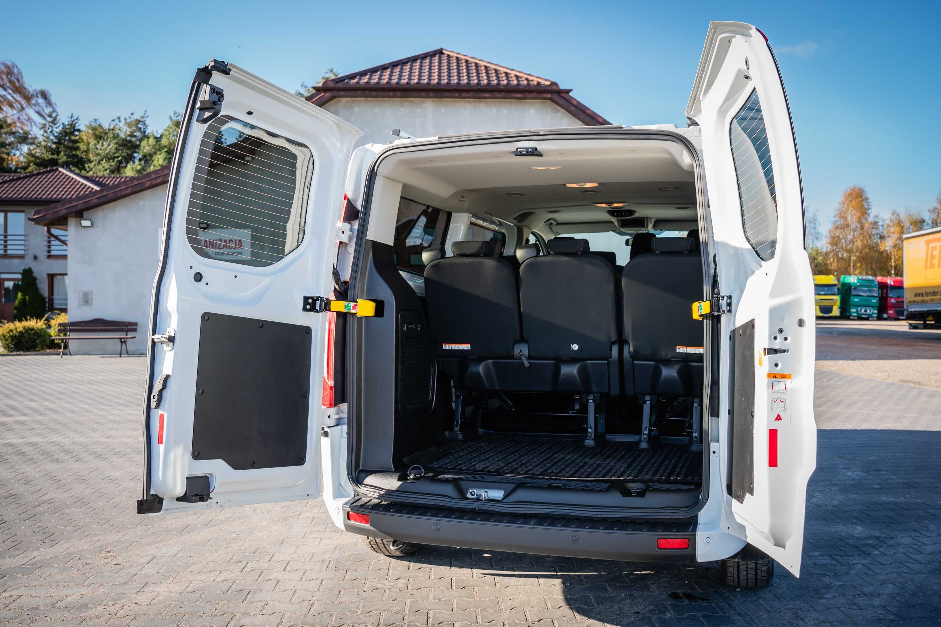 Bus 9-osobowy Wynajem do Wynajęcia Ford Transit Custom