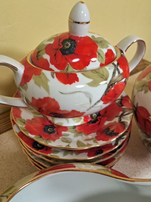 Чайниї сервіз червони макі