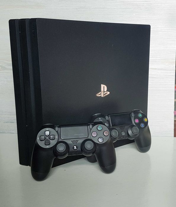 Playstation 4 Pro 1 tb 2 джойстика