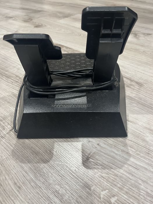 Manipulatory thrustmaster