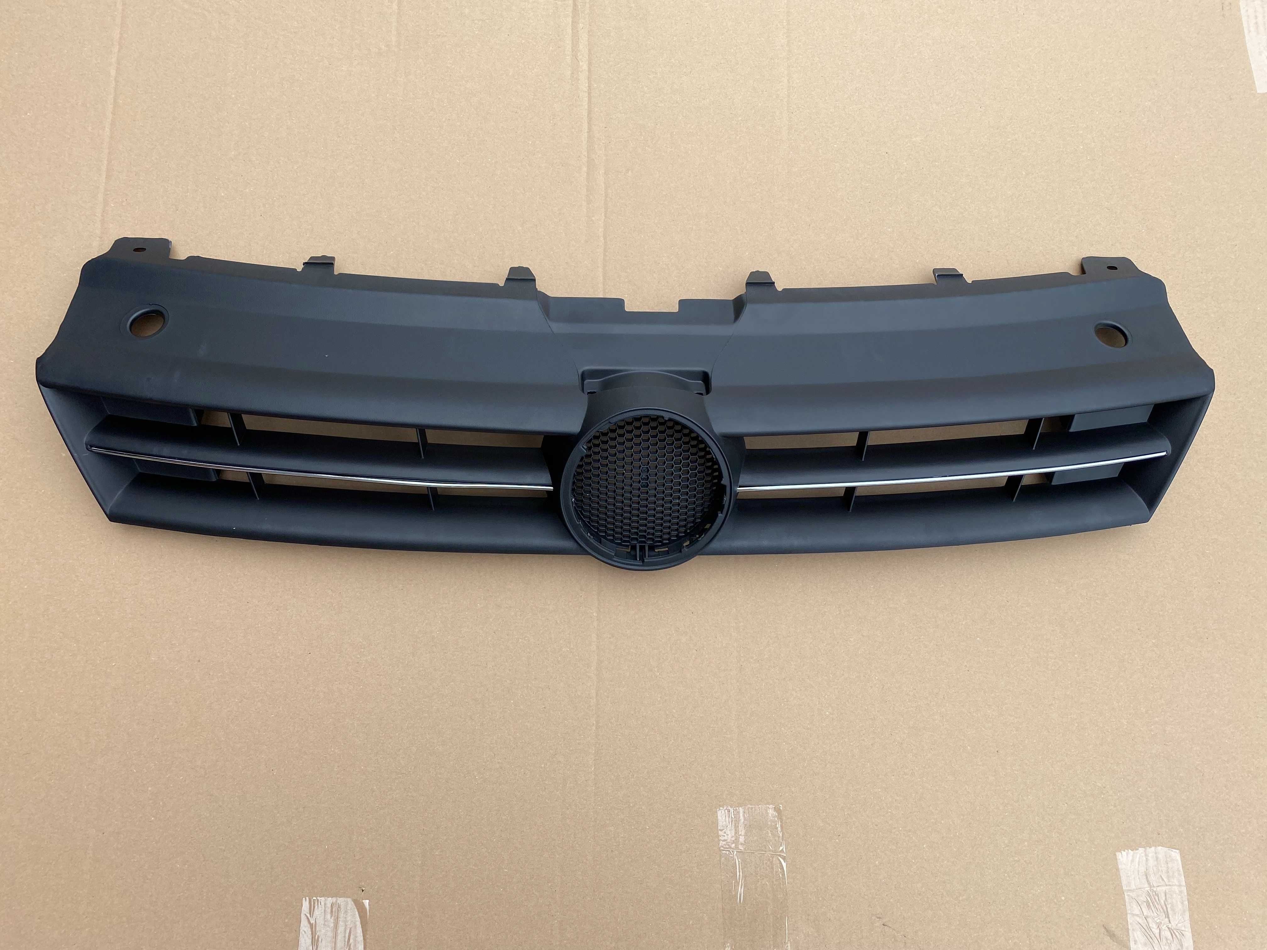 VW POLO 6R 2009 - grill atrapa nowa chrom