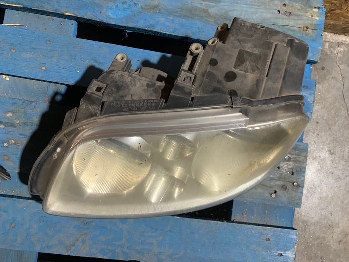 Farol Esquerdo VW Touran