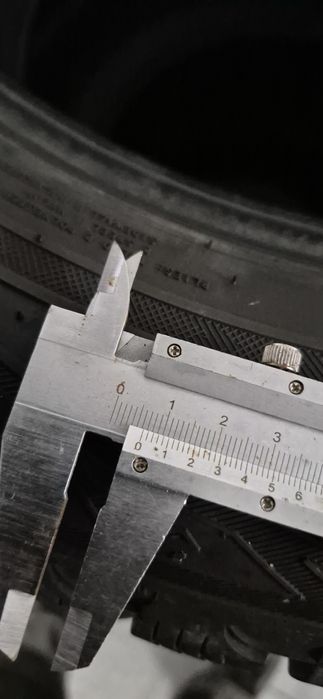 Opony zimowe Nokian 235/55R18 r 104h XL 235/55/18R XL SUV