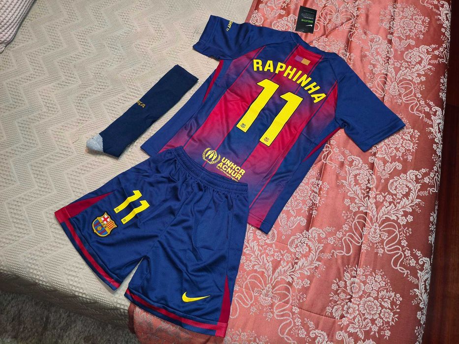 Equipamento Barcelona Yamal ou Raphinha Camisola CRIANÇA