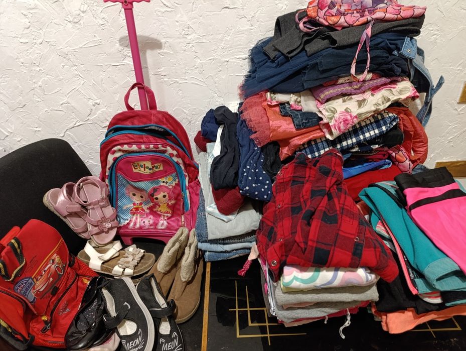 Великий пакет Одяг взуття портфелі на дівчинку 122 128 пакет