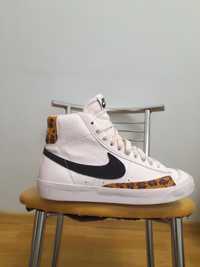 Кеди жіночі Nike Blazer Mid .розміри 38.5 довж.уст 24 см