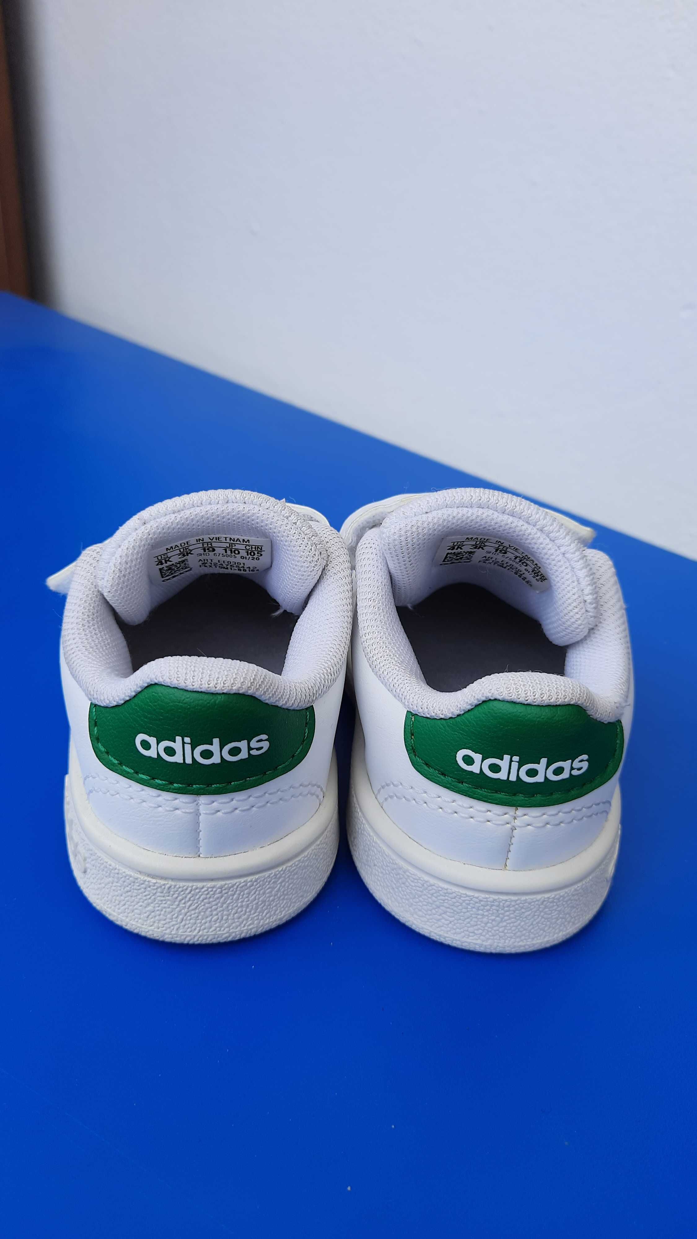 Ténis Adidas criança.