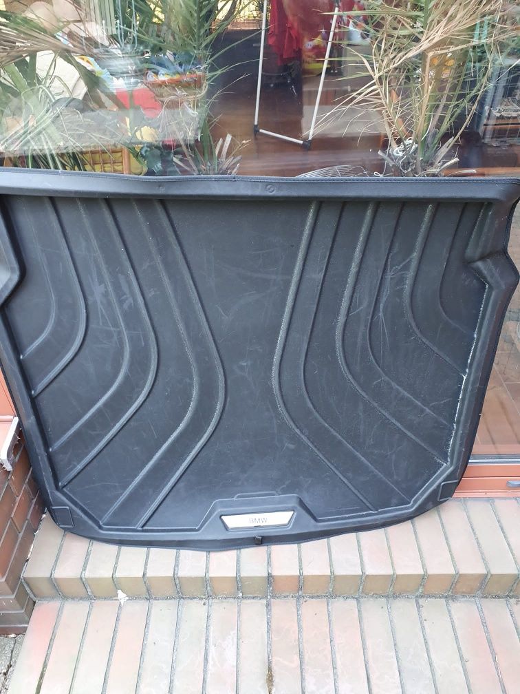Mata kształtowa/wykładzina gumowa bagażnika BMWX6