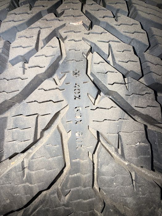 Резина зимняя Nokian Hakkapeliitta LT3 315/70 R17 121/118Q (під шип)