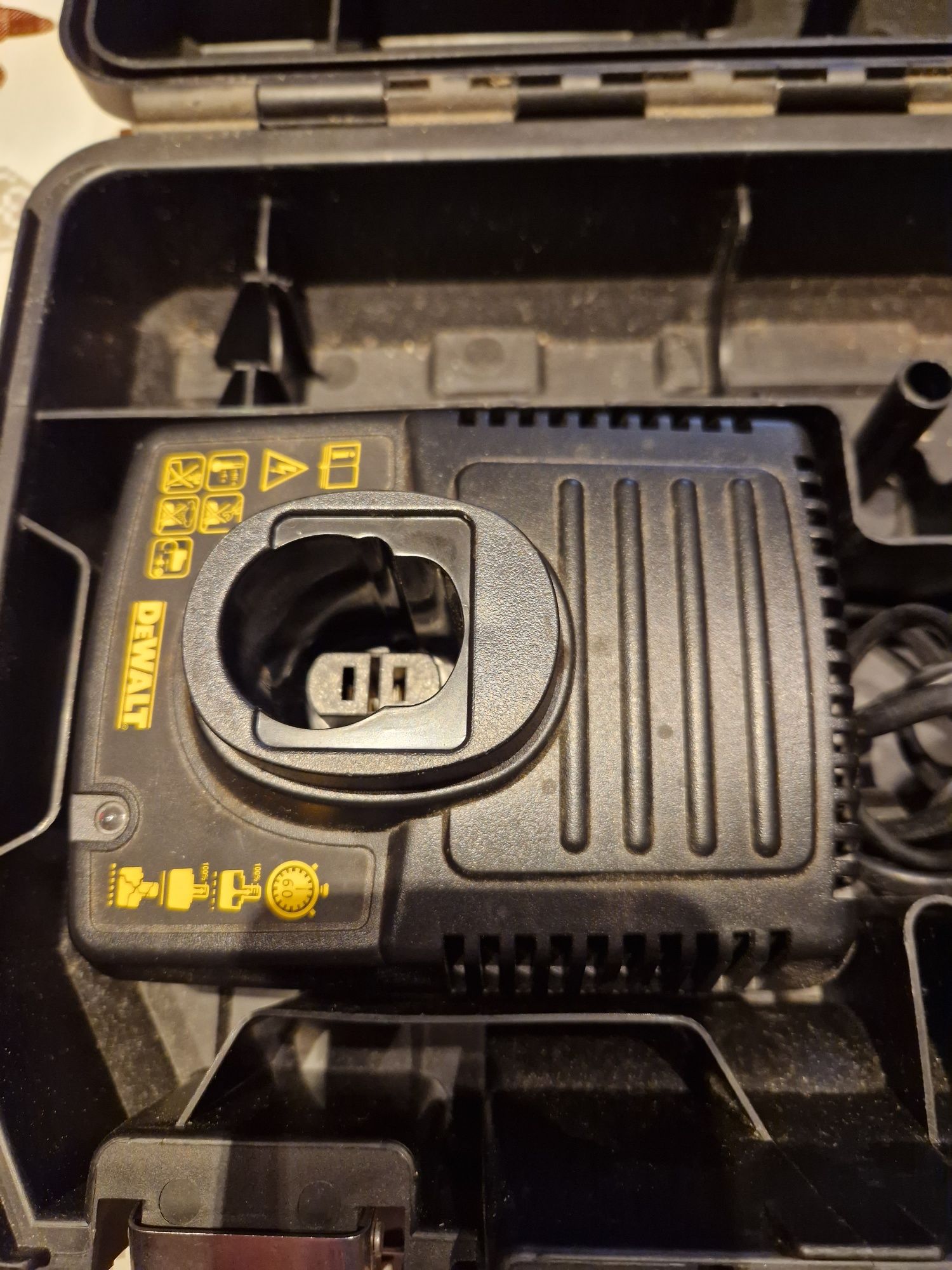 Dewalt d c 600 3.6v