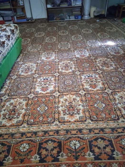 Продам Килими у гарному стані