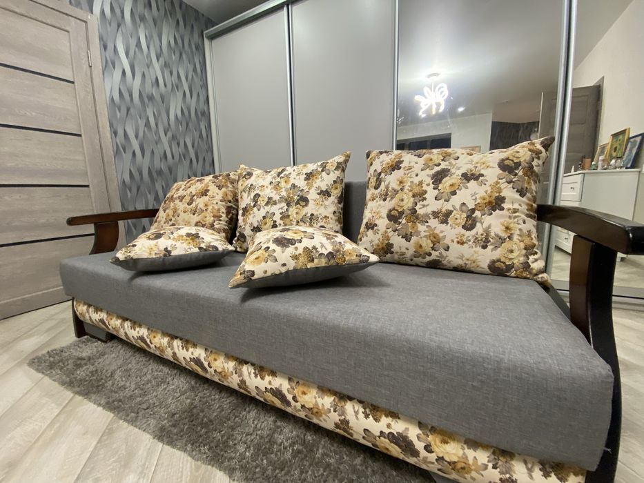 Продам диван у гарному стані б/у