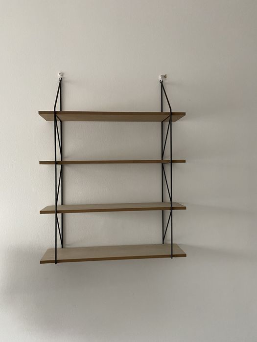 Regalo com 4 prateleiras