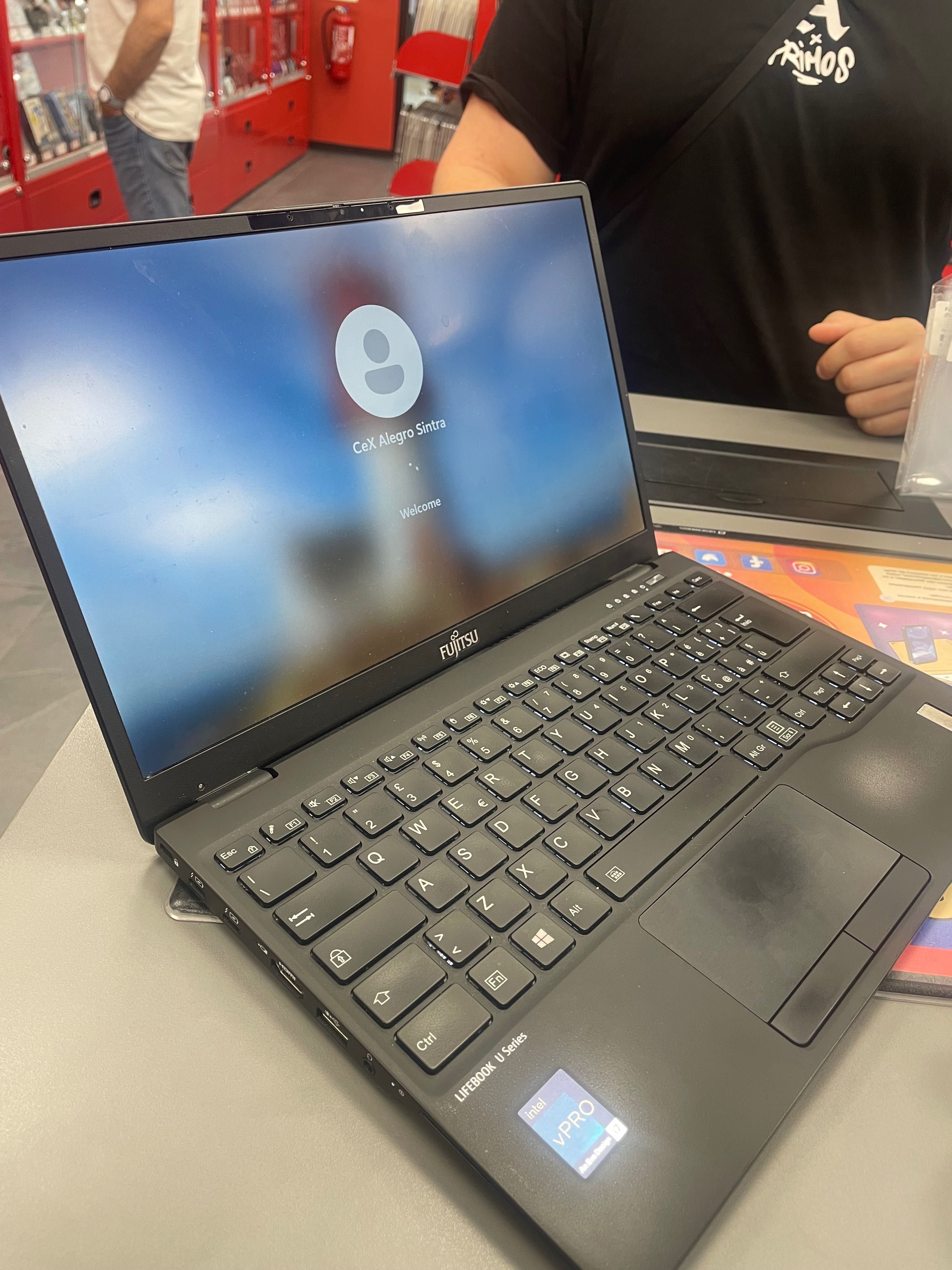 Computador portátil fujitsu i7 core , 32gb ram