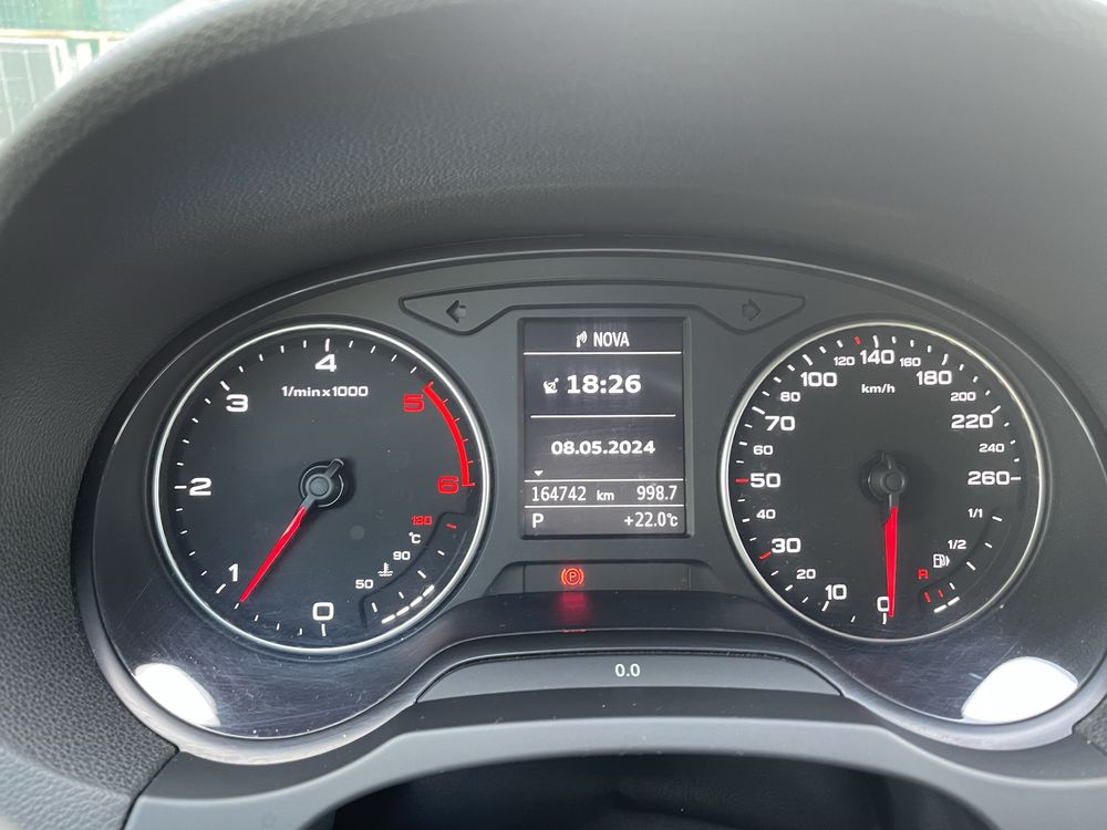 Audi A3 1.6 TDI Stronic - AUTOMÁTICO