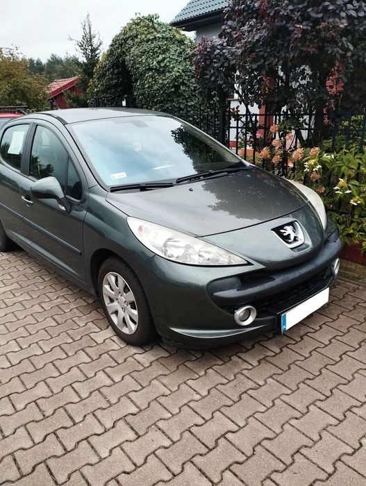 Peugeot 207 Auto użytkowane przez kobietę