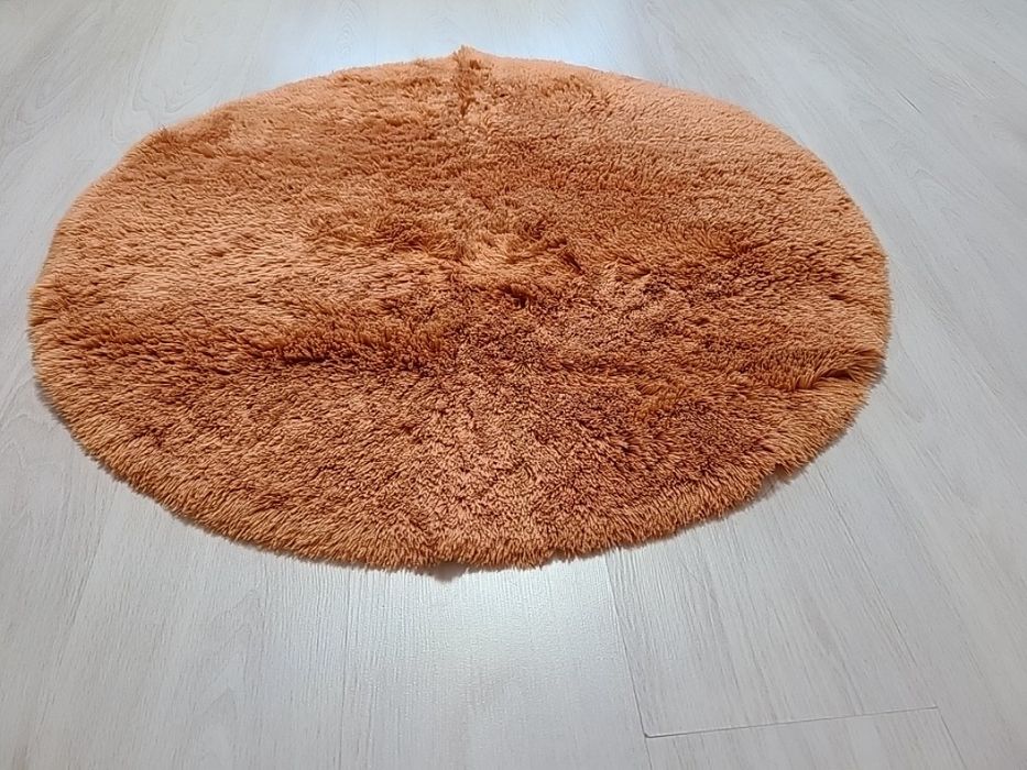 Пушистый коврик 100 х 100 см.