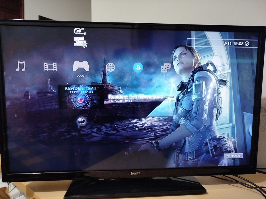 PS3 Superslim Desbloqueada 500gb com muitos jogos incluindo GTA5