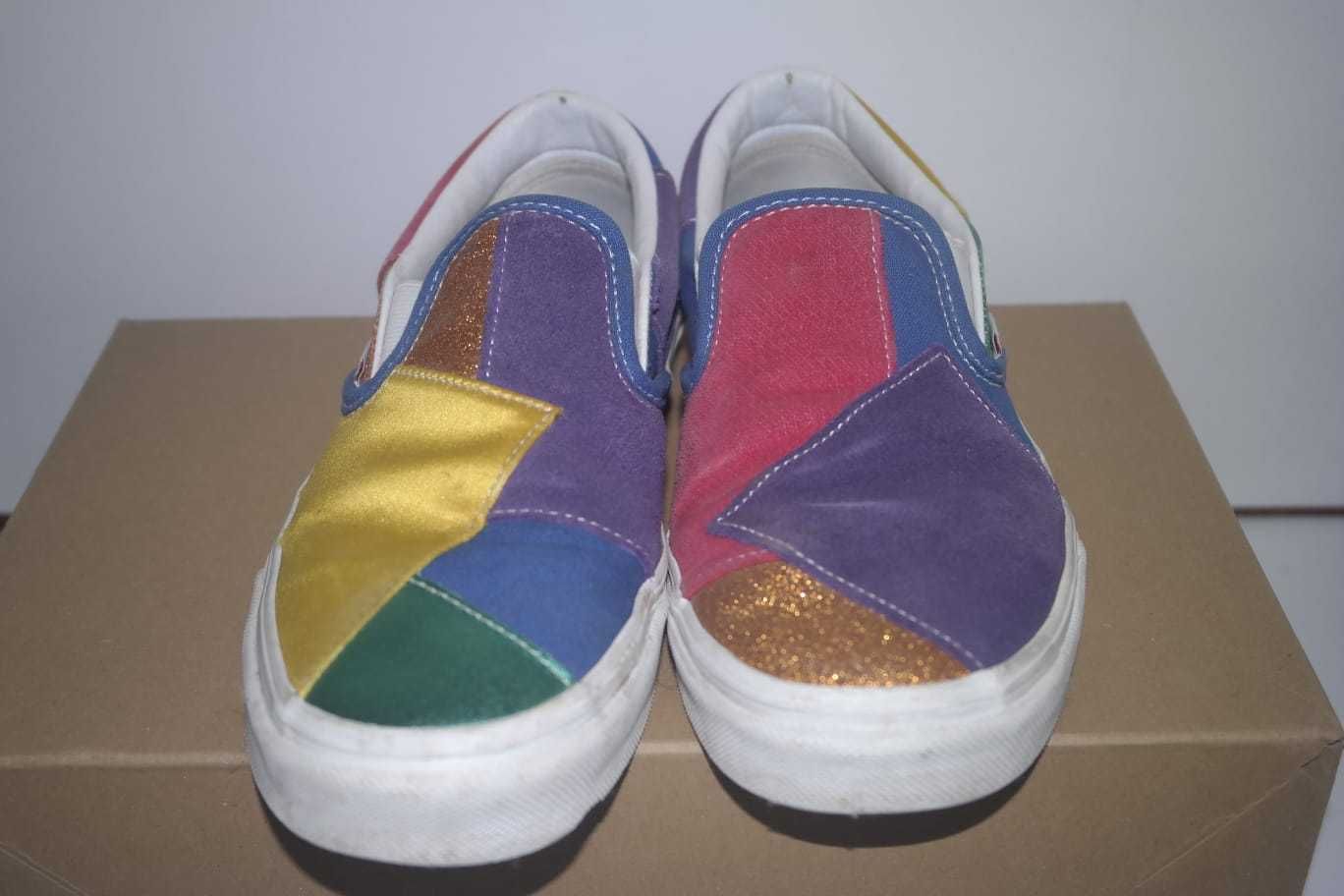 Tenís Slip-On Vans Coloridos quase sem uso