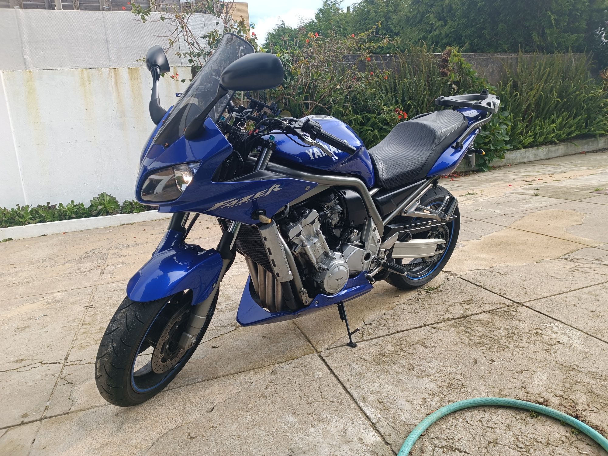 Yamaha fzs 1000 fazer