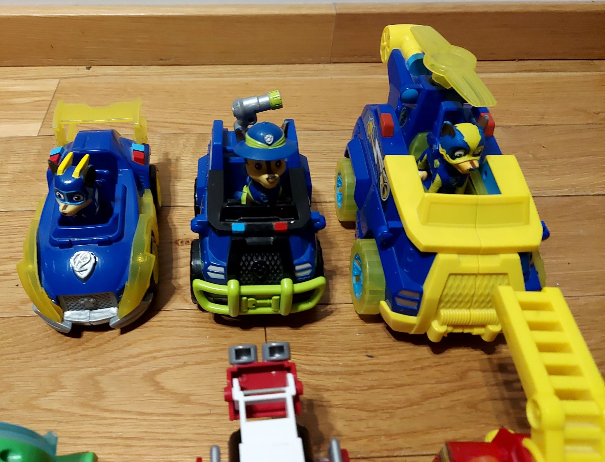 Zestaw pojazdów z figurkami Psi Patrol
